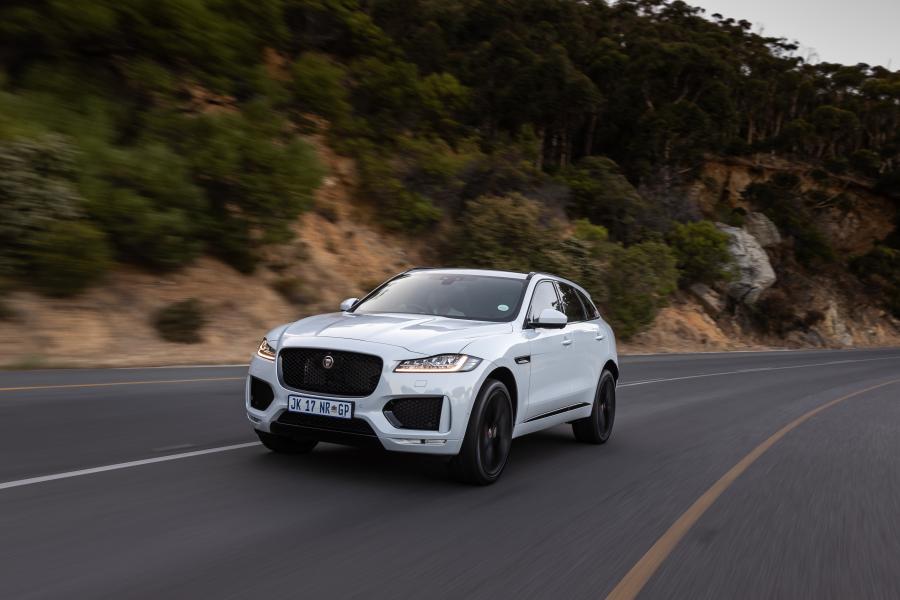  Jaguar F-Pace 25d AWD Chequered Flag 2020 года  (ZA) (фото 18 из 37)